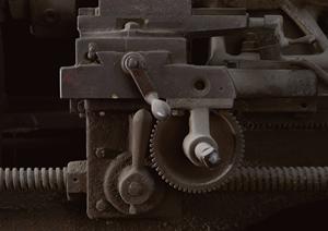 美しい造形を可能とするハーフミラー箔